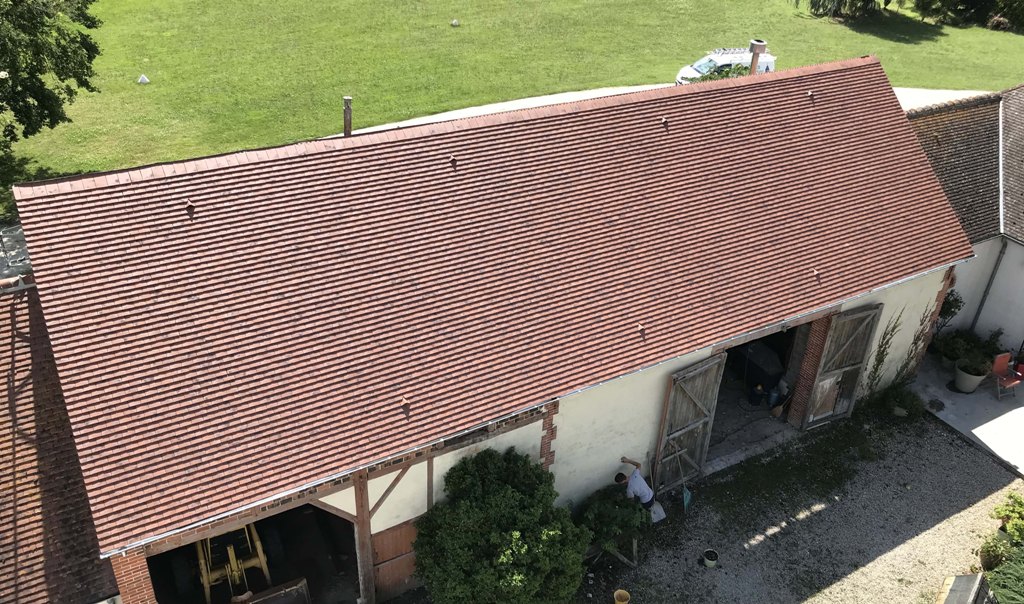 couvreur lorris, MILAN  Couverture lorris, toiture, aluminium, couverture en acier, couverture en aluminium, couverture bardage, couverture en cuivre, couverture métallique, couverture en plomb, couverture tuile, couverture en zinc, chéneau, châssis de toit, zinguerie